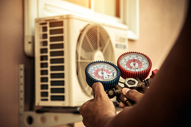 Professional Hvac technician working in Rosedale, LA